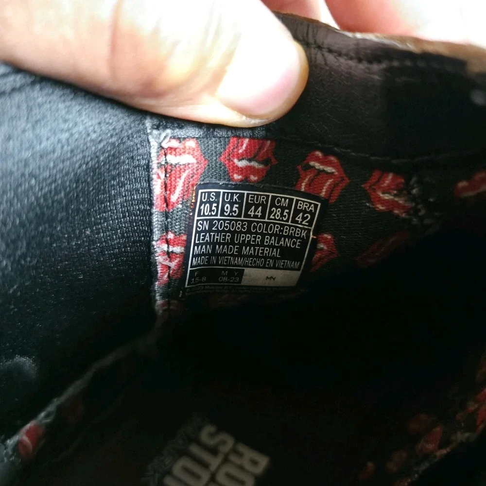 Skechers rolling stones